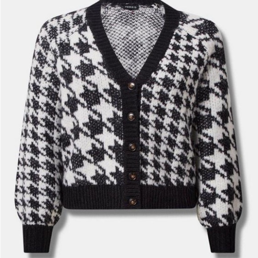 Torrid size 4 (26) Black and White Houndstooth Button Down Cardigan